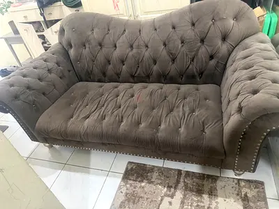 Very nice sofa set urgently remove