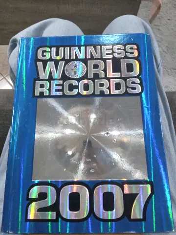Guinness World Record 2007 Book (Read Description)