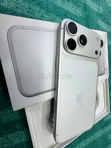 17 pro max silver 256gb sim lock 🔒 LLA model betry 100% 6 caical box with cable