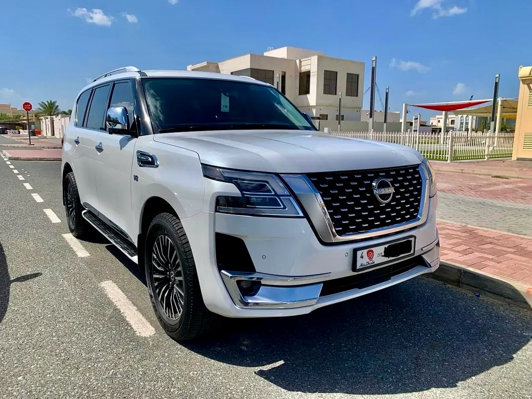 Nissan Patrol 2022 — photo 1 of 9