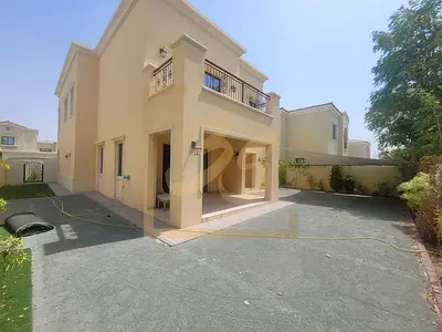 ELEGANT 5BR VILLA | PRIME LOCATION | VACANT