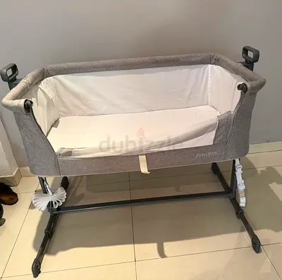 Juniors bedside bassinet