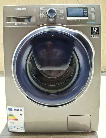 This Eco Bubble, 9kg washing machine, SAMSUNG, with digital inverter,  working good