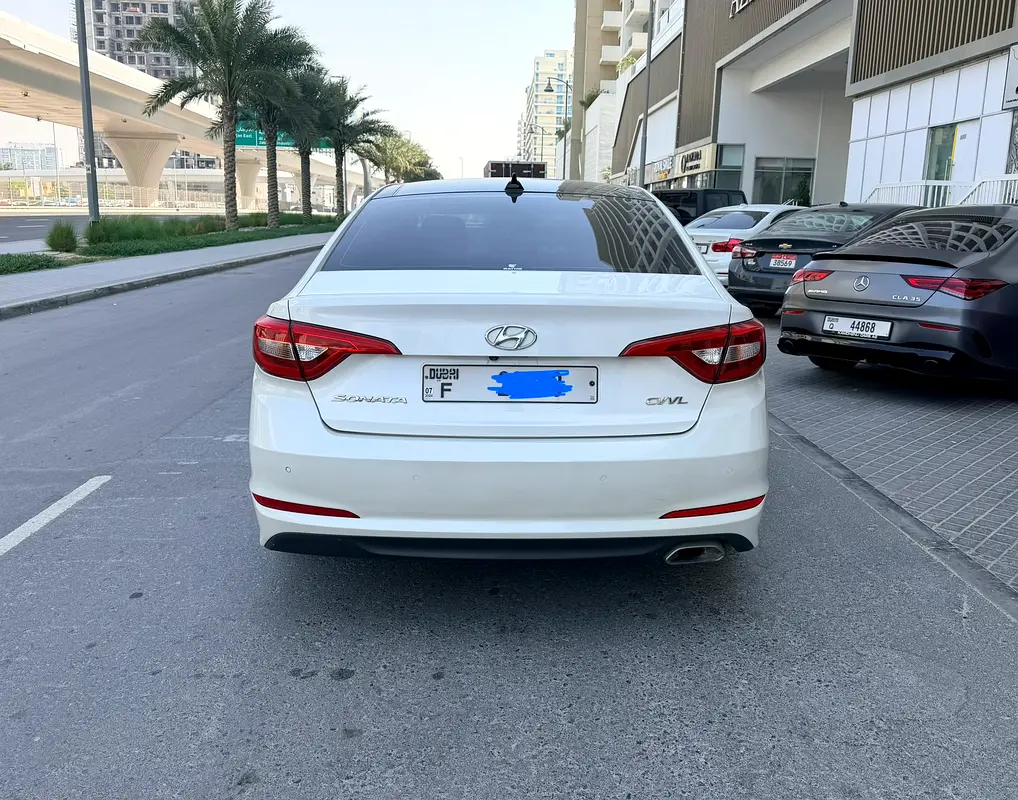 Hyundai Sonata 2015 — photo 1 of 7