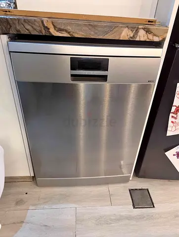 Siemens IQ700 model new model Dishwasher same Like new condition available for Sale