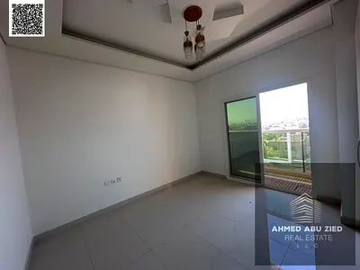 اشيك وافخم شقة ثاني ساكن مع شهر مجاني  تتكون من ثلاث غرف نوم _صالة واسعة _مطبخ مجهز _3 حمام _صيانة كاملة علي المالك _قريب من شارع الاكاديمية _