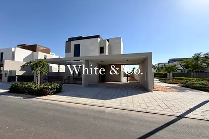Panoramic Central Park Views | Corner Plot