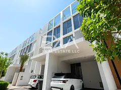 Brand New I Private Pool &amp; Lift I Ready to Move in