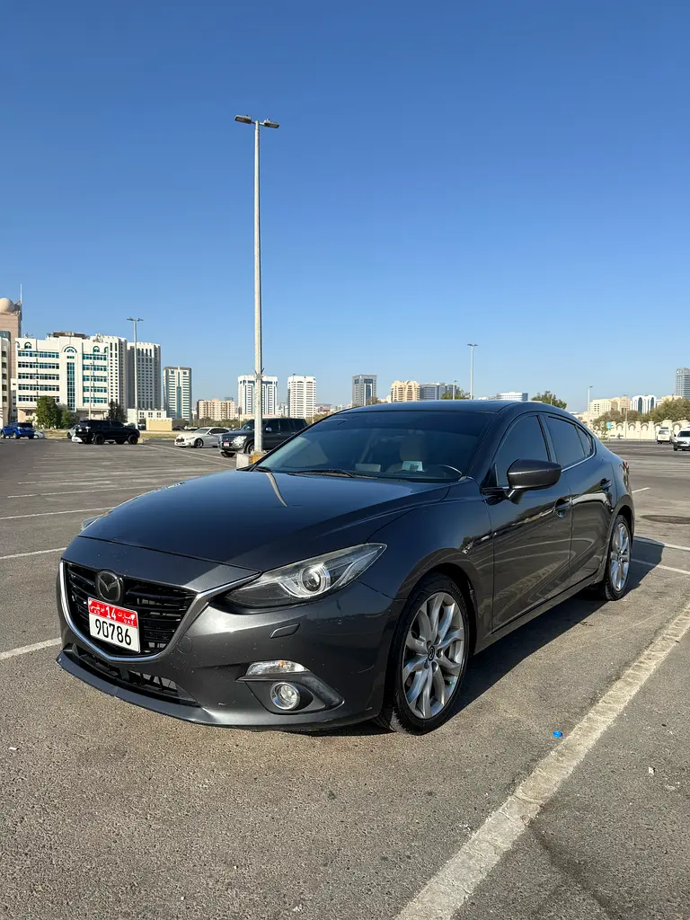 Mazda 3 2015 — photo 1 of 10