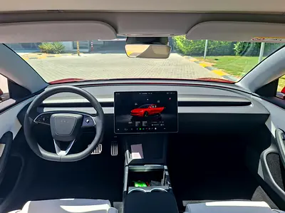 صورة 9 لـ 2025 Tesla MODEL 3