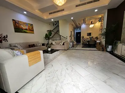 Townhouse-Ready to move