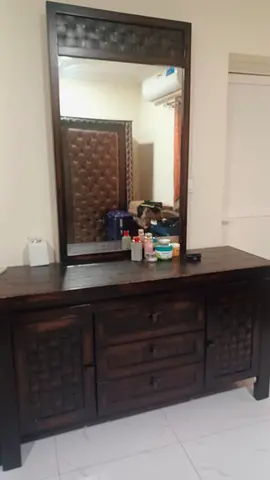Mirror dresser