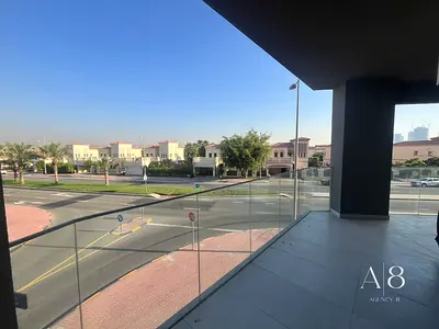 Skyline Luxury | Huge Balcony | Modern Amenities