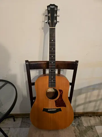 Taylor big baby acoustic guitar