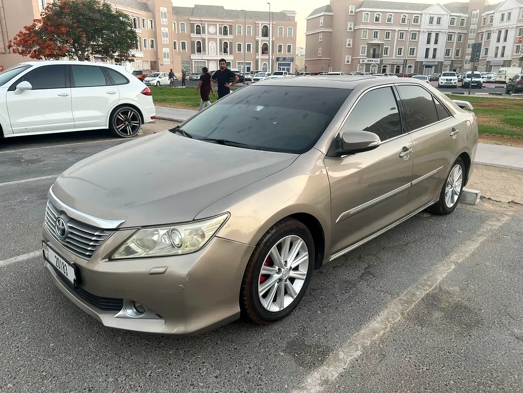 Toyota Aurion 2013 — photo 1 of 9