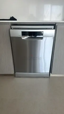 Bosch Stainless Steel Dishwasher in Good Working Condition, stand alone