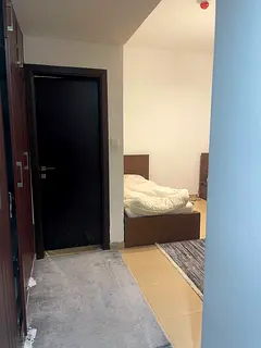 غرفة ماستر في شقة خاصة .