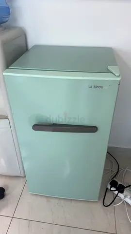 Compact fridge