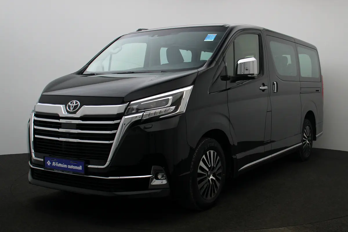 Toyota Granvia 2023 — photo 1 of 20