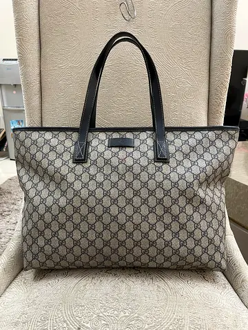 AUTHENTIC GUCCI TOTE BLUE BAG..