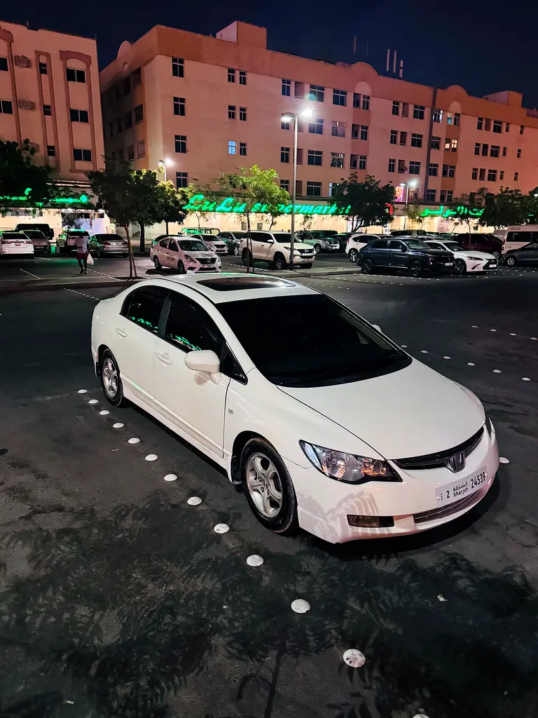 Honda Civic 2008 — photo 1 of 2