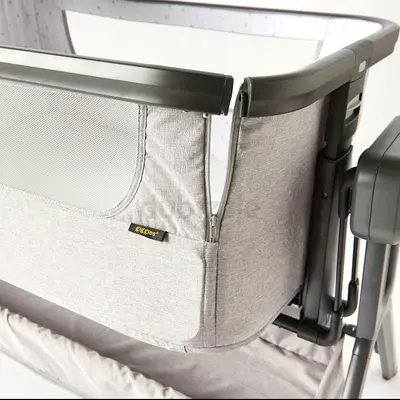 Giggle Auto Bassinet with storage