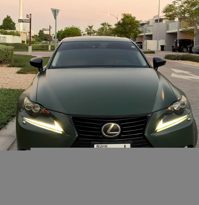 Lexus IS-Series 2016 — photo 1 of 14