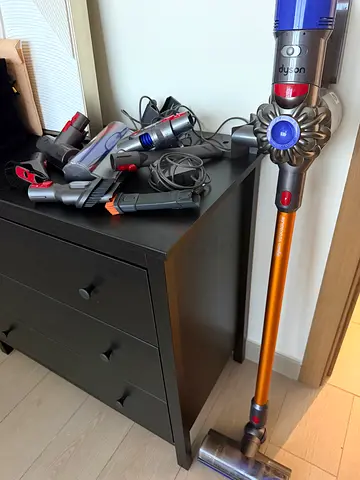 Dyson vaccum V8 absolute
