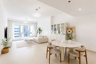 Upgraded | Vacant On Transfer | Lake Views