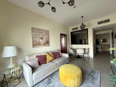 High Floor| Lake & Jumeirah Islands View | Modern Interior