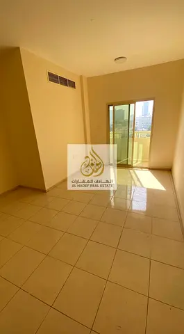 الايجارسنوي عجمان الرشيدية 2 جنب مستشفي امينةقريب من مركزميدل ايست للتخفيضات وجمعية بيت الخيرالبنايه عائلات غرفتين وصاله مع بلكونه تكيف مركزي 2 حمام