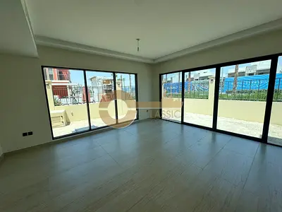 READY TO MOVE IN I SINGLE ROW I FAMILY LIVING