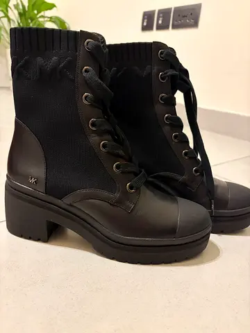 Michael Kors Black Womens Lace-up Ankle Boots size 37
