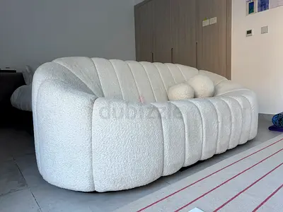 Beautiful off-white boucle sofa 🛋️