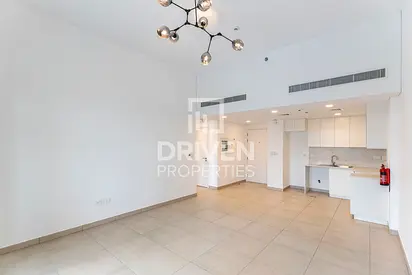 Prime Location | Big Layout | Vacant Apt