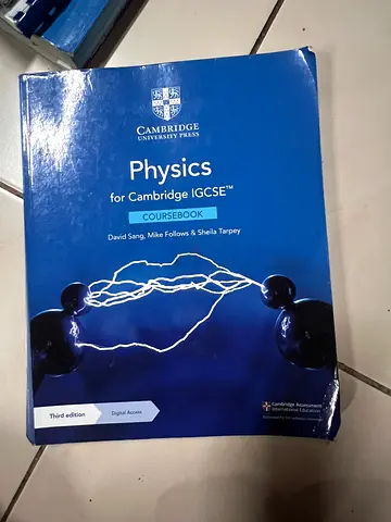 Cambridge IGCSE Physics Coursebook - Used