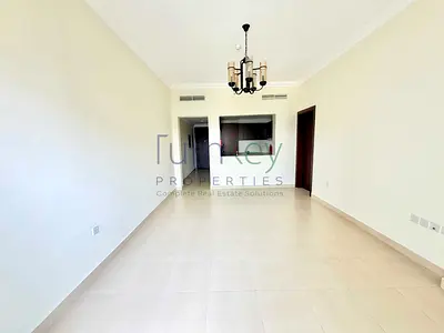 High floor | well maintained | chiller free