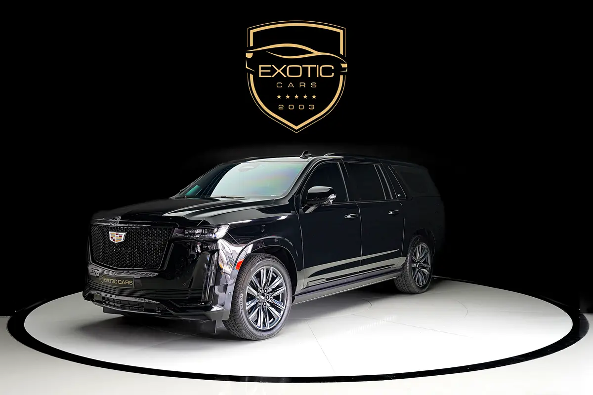 Cadillac Escalade 2024 — photo 1 of 17