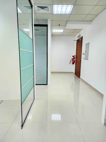 Negotiable with attractive discount OFFICE FOR RENT, METROPOLIS TOWER, BUSINESS BAY 880 sqft ,Efficient layout with multiple cabins