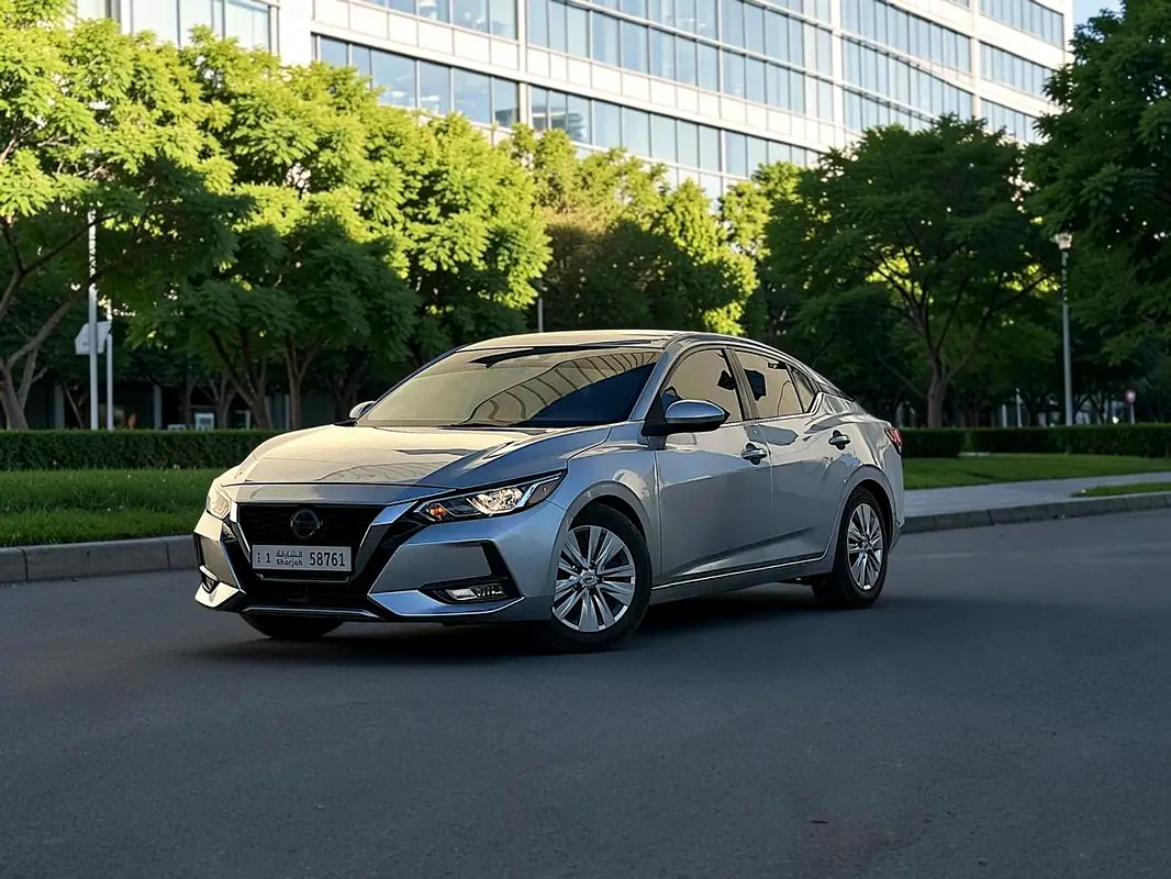 Nissan Sentra 2021 — photo 1 of 19