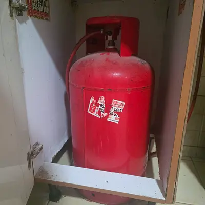 Used LPG Gas Cylinder - 13kg (Good Working Condition)