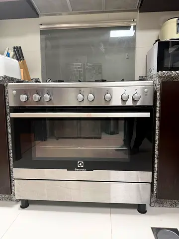 Electrolux Stainless Steel Freestanding Gas Cooker with Oven - Good Condition