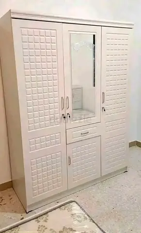 3door wardrobe with mirror