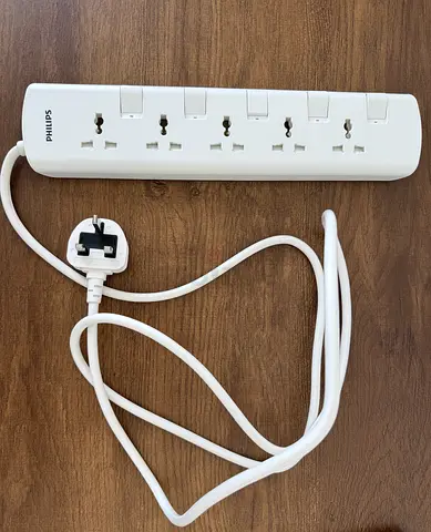 Philips 5-Outlet Power Strip with Individual Switches - Good Condition