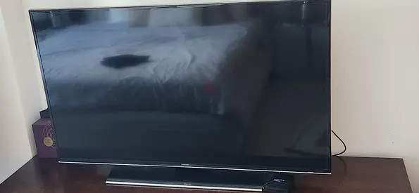 50 inch Samsung LED TV with remote — good working condition
