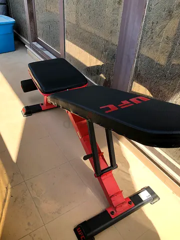 UFC adjustable weight bench - sturdy multi-angle workout bench