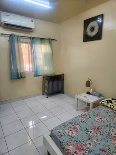 Executive separate room available for rent in 2 bhk flat