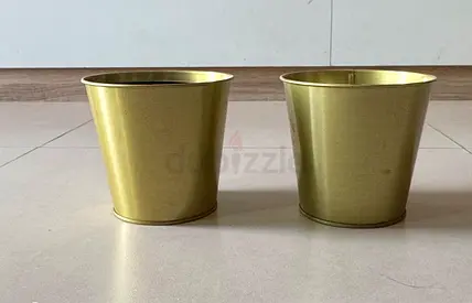 Pland pots metal