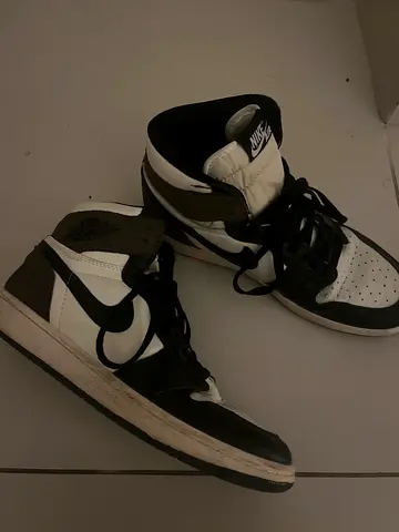Slightly Used Nike Air Jordan 1 Mid - Size 42