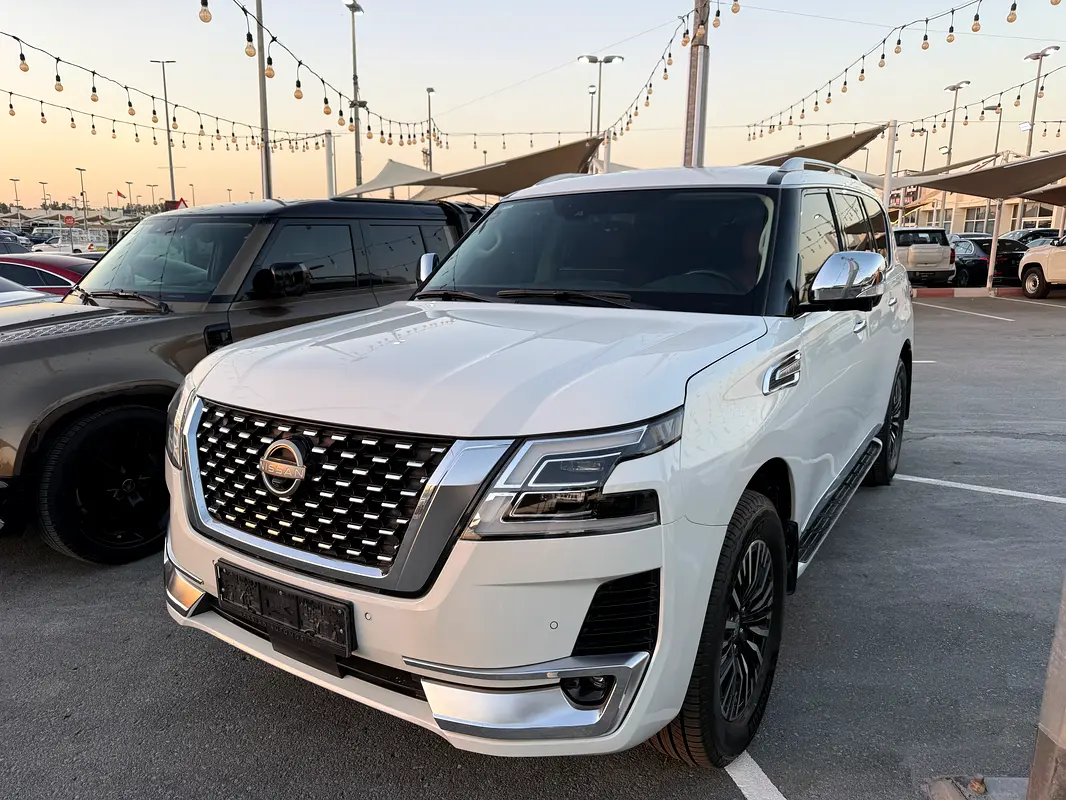 Nissan Patrol 2023 — photo 1 of 19